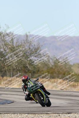 media/Dec-01-2025-Moto Forza (Mon) [[2daa91e15f]]/3-Beginner Group/Session 3 (Turn 3)/